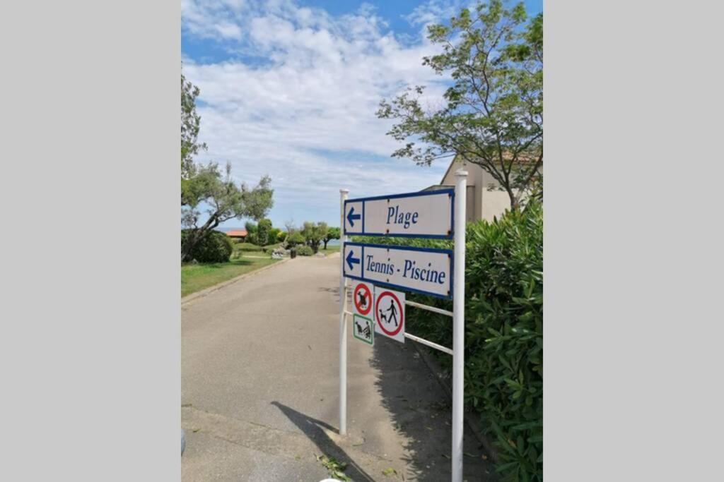 Studio 4 Personnes Bord De Mer Avec Piscine Wifi Червионе Экстерьер фото