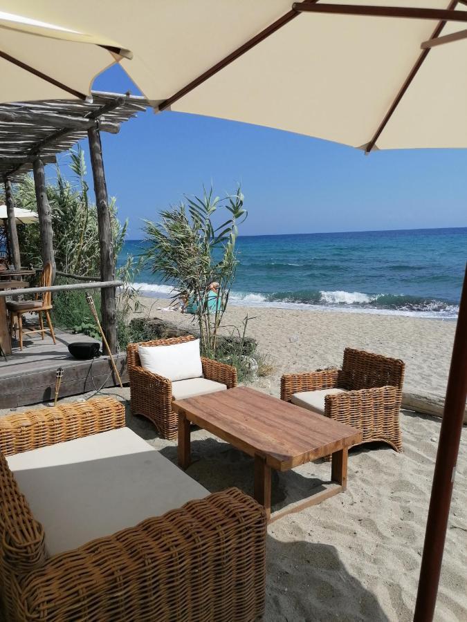 Studio 4 Personnes Bord De Mer Avec Piscine Wifi Червионе Экстерьер фото