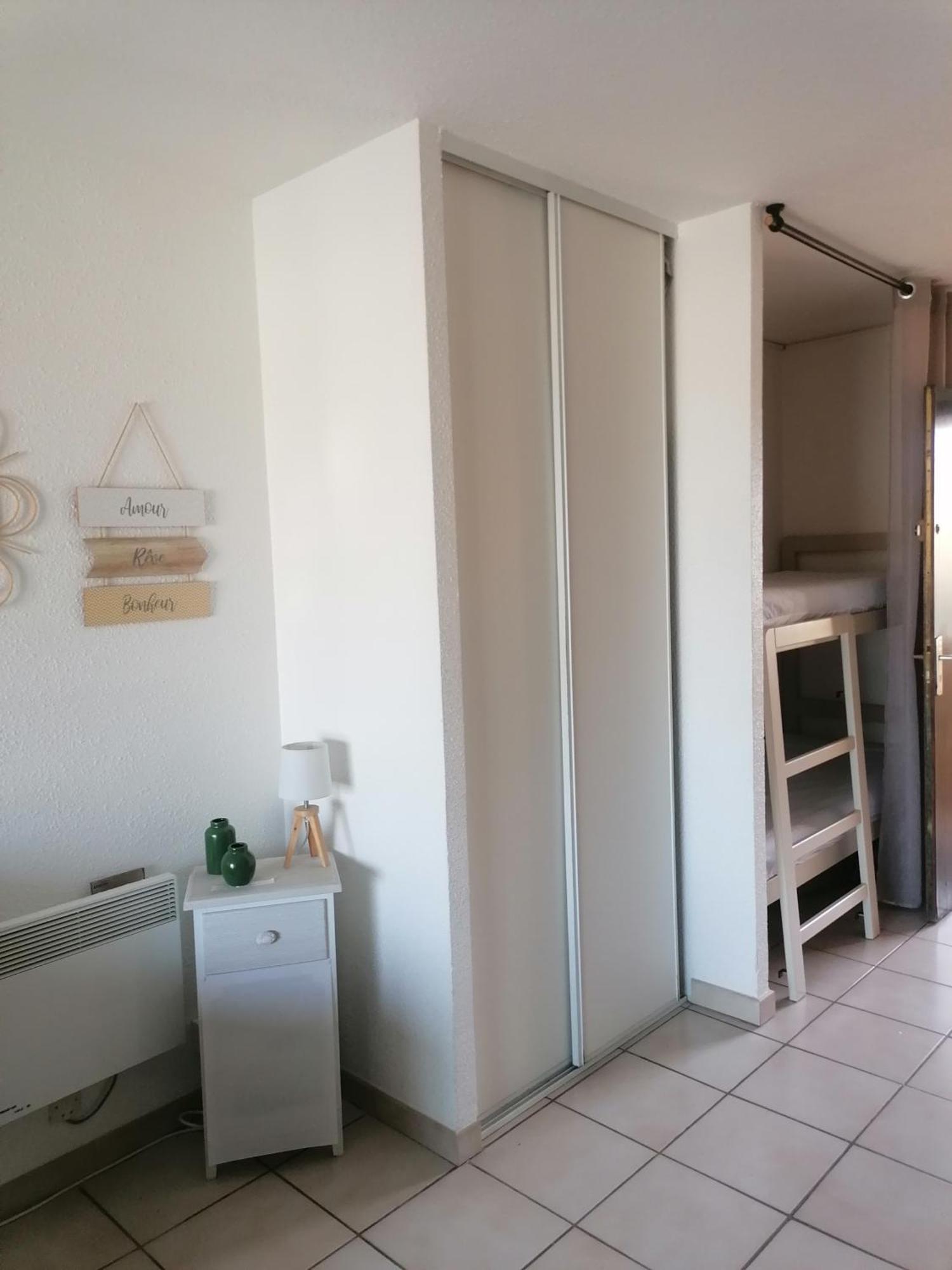 Studio 4 Personnes Bord De Mer Avec Piscine Wifi Червионе Экстерьер фото