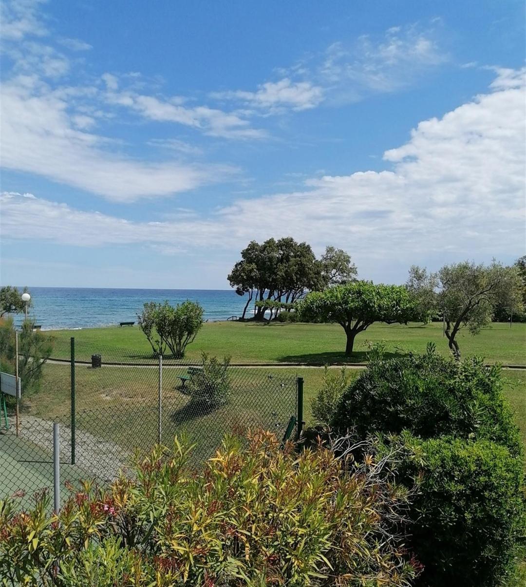 Studio 4 Personnes Bord De Mer Avec Piscine Wifi Червионе Экстерьер фото
