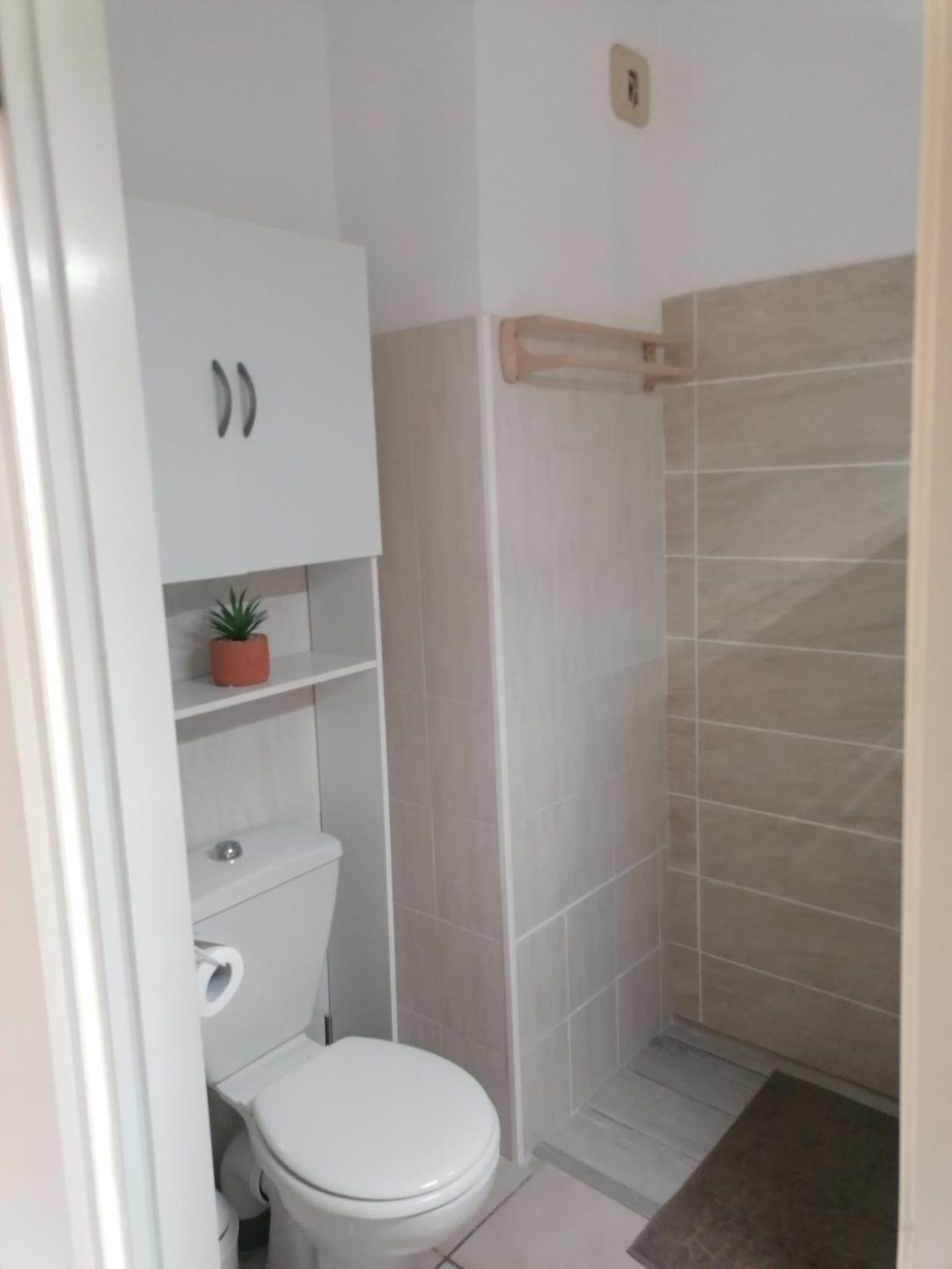 Studio 4 Personnes Bord De Mer Avec Piscine Wifi Червионе Экстерьер фото